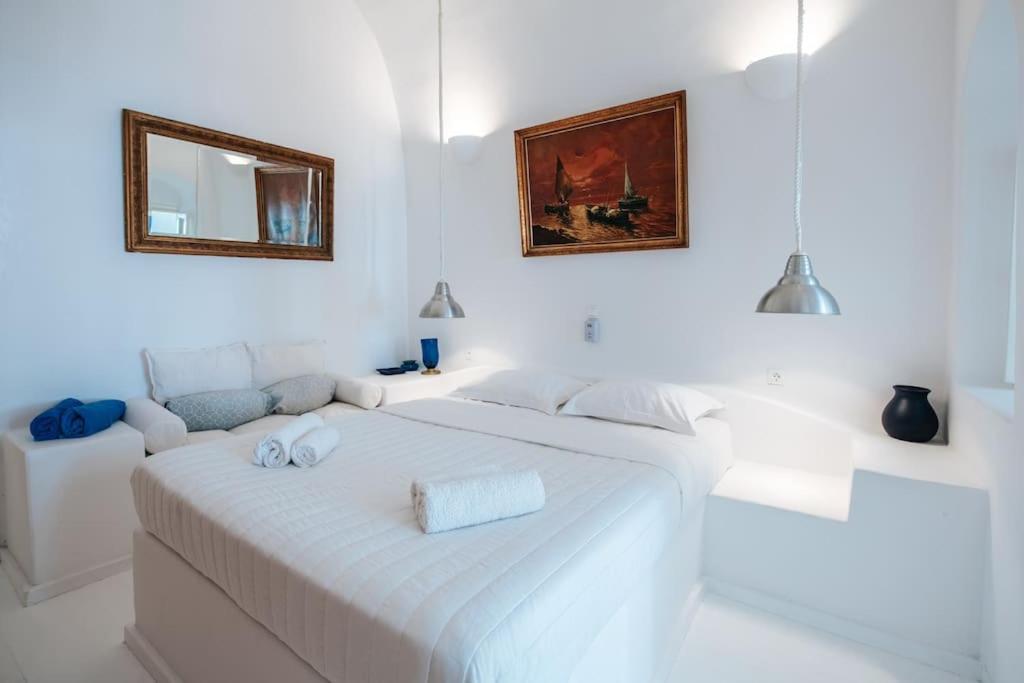 אויה Astrea Suites "Ostria Cave Villa-Outdoor Jacuzzi" מראה חיצוני תמונה