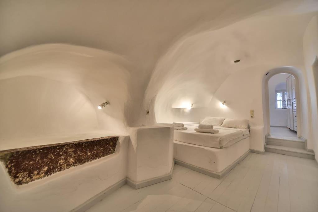 אויה Astrea Suites "Ostria Cave Villa-Outdoor Jacuzzi" מראה חיצוני תמונה